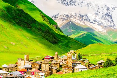Ushguli Köyü nexto Mt olan üst Svaneti, Gürcistan için,