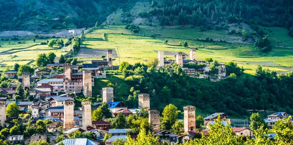 Mestia Avec Des Tours Défense Capitale Région Svaneti Géorgie — Photo