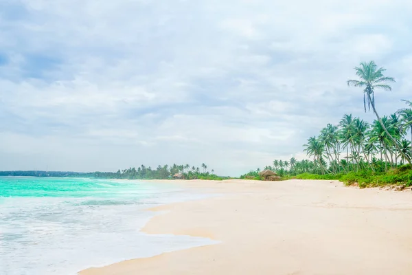 Tropical beach next of Tangalle - Sri Lanka — Stock Photo, Image