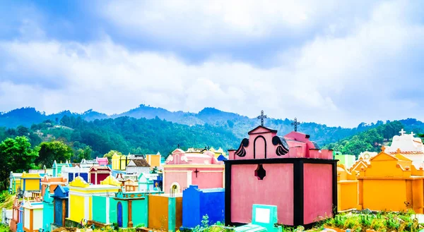 Chichicastenango şehri tarafından colerful mezarlığı-Guatemala 