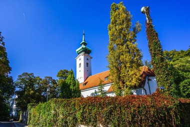 Bogenhausen, Münih'teki St. Georg kilisesine bakış