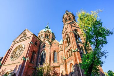 Münih'teki Mariannenplatz'daki St. Lukas Kilisesi, Almanya