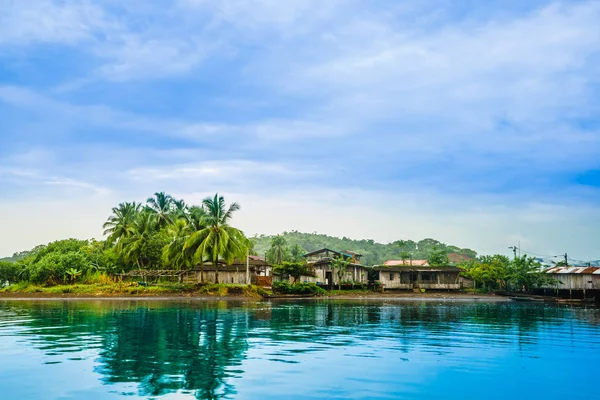 Village El Valle junto a Bahía Solano en la región de Choco, Colombia — Foto de Stock