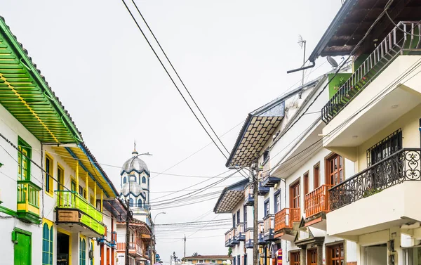 Viewon колоніальні будівлі на вулицях Філіландія, Колумбія — стокове фото