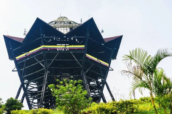 View on tower Colina Iluminada next to colonial village of Filandia, Colombia — Stock Photo, Image