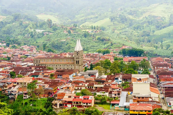 Bovenaanzicht van de koloniale stad Jardin, Colombia — Stockfoto