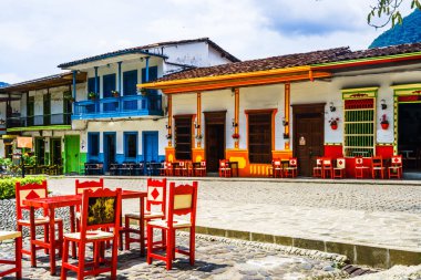 Jardin, Antioquia, Kolombiya pitoresk kasabasında sömürge mimarisi görünümü