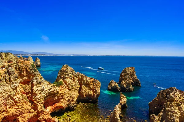 Widok na Farol da Ponta da Piedade - piękne wybrzeże Portugalii, Algarve — Zdjęcie stockowe