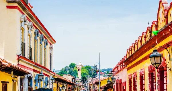 Voetgangersstraat en-San Cristobal de Las Casas, Chiapas, Mexico — Stockfoto