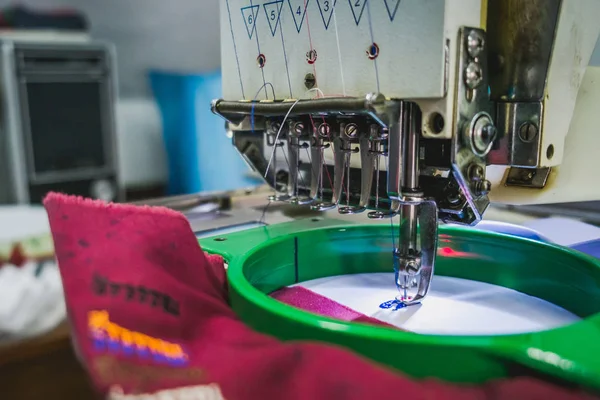 Nakış dikiş makinesi, resim workspace brode makinesi ile yakından 