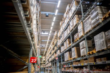 Ambar koridorda bir IKEA mağazası