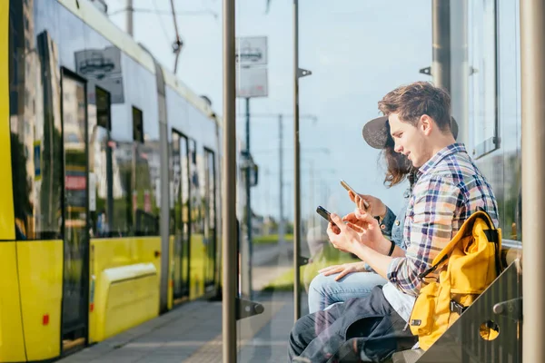 Infraestructura de transporte público de la ciudad, transporte ciudadano y turístico . — Foto de Stock