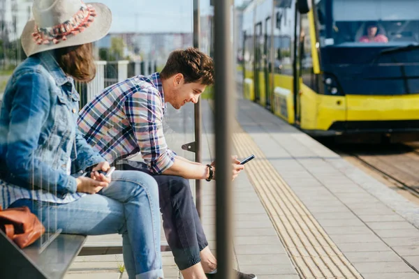 Infraestructura de transporte público de la ciudad, transporte ciudadano y turístico . — Foto de Stock