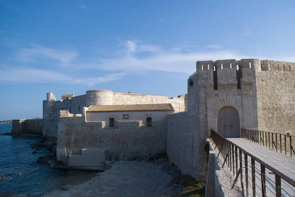 Görünümünü kast Maniace Ortgia içinde Siracusa, İtalya