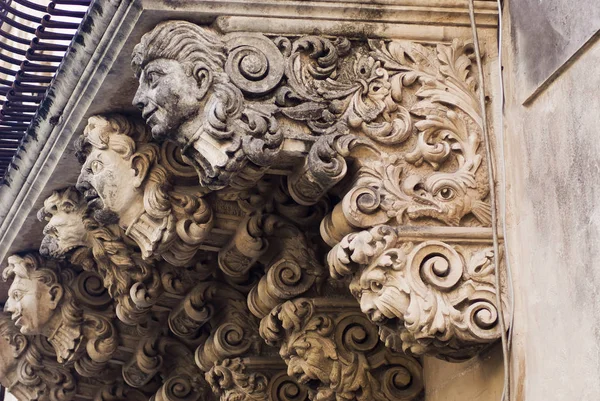Барокко Балкон Ното Сицилия Италии — стоковое фото