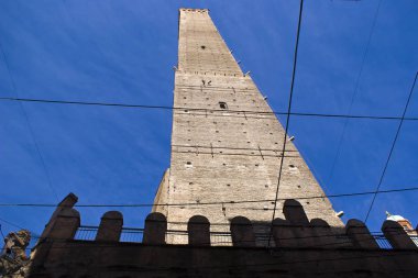 Asinelli Kulesi, Bologna