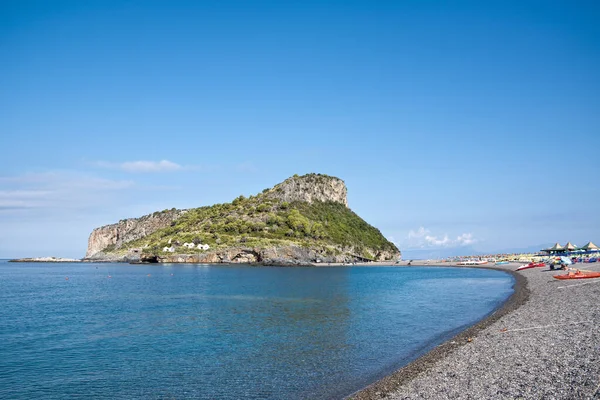 Vista Isla Dino Calabria Italia — Foto de Stock