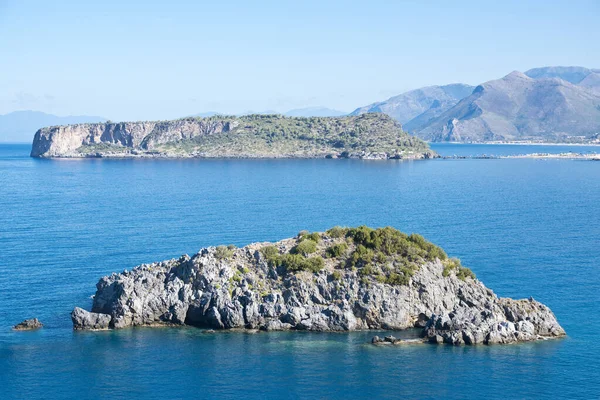 Calabria Talya Daki Dino Adası Manzarası — Stok fotoğraf