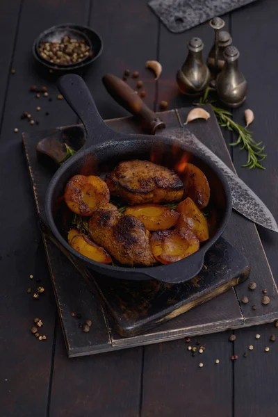 Flambe Pork Peach Pan Dark Background — Stock Photo, Image