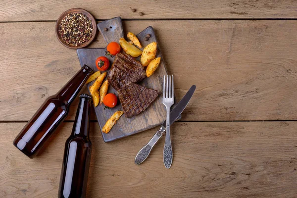 Filete Cerveza Patata Vista Superior Con Espacio Copia — Foto de Stock