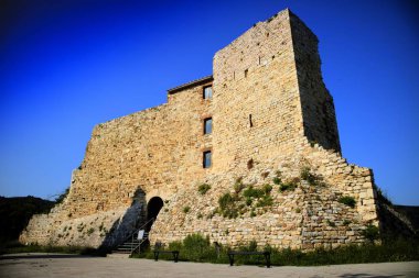 Suvereto Toskana İtalya antik Rocca Aldobrendesca görünümünü