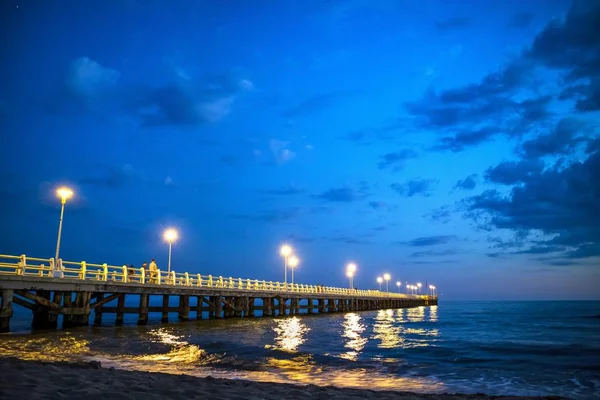 Forte dei Marmi Versilia Toskana İtalya pier tasvir
