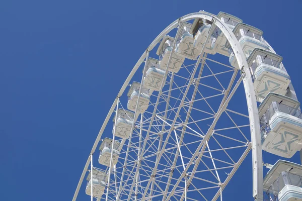 Nuova Ruota Panoramica Bianca Nel Cielo Blu Viareggio Toscana Italy — Foto Stock