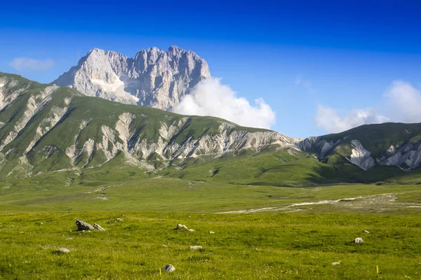 Blick Auf Den Höchsten Berg Der Apenninen Den Gran Sasso — Stockfoto