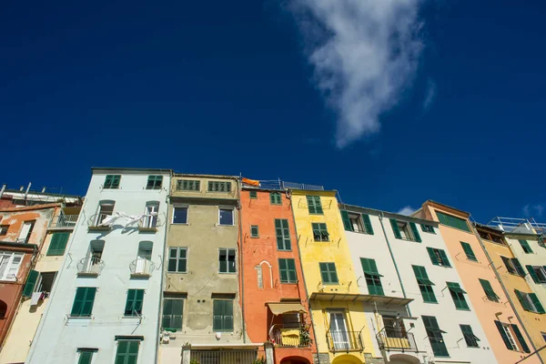 Typische Architektur Der Portovenere Italien Gekennzeichnet Durch Bunte Häuser — Stockfoto