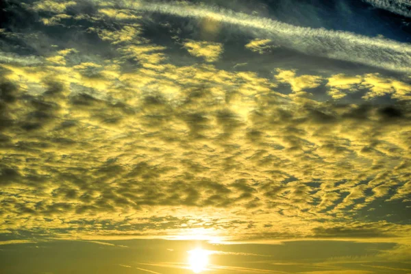 Przejście Chmury Chwili Przed Świtem — Zdjęcie stockowe