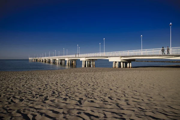 Blick Auf Die Weiße Seebrücke Von Marina Massa Toskana Ital — Stockfoto