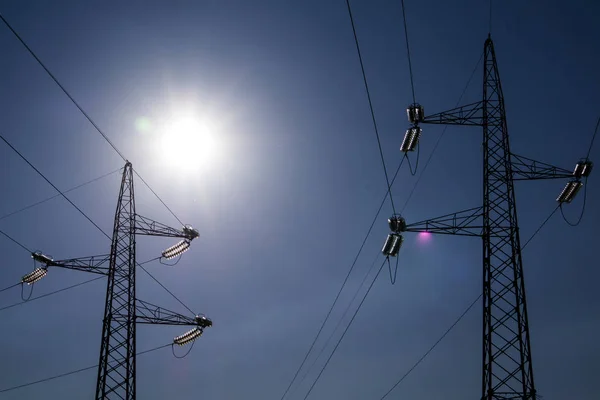 Par Pilones Para Transporte Electricidad Alto Voltaje — Foto de Stock