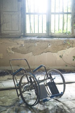 Tam terk eski phychiatric hastanede kalıntıları