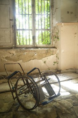 Tam terk eski phychiatric hastanede kalıntıları