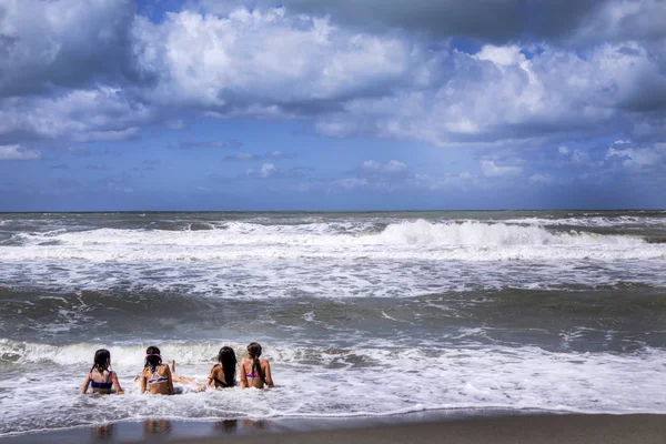 Día Verano Esperando Una Tormenta —  Fotos de Stock