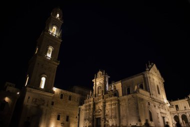 Lecce Puglia İtalya Piazza del Duomo gece görünümü