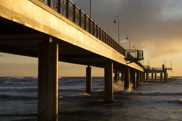 Pier van Marina di Pietrasanta — Stockfoto