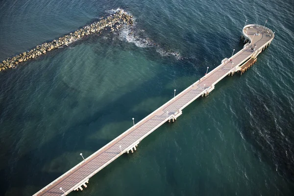 Marina di Massa İtalya'nın iskele — Stok fotoğraf