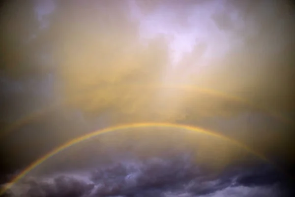 L'arc-en-ciel après la tempête — Photo