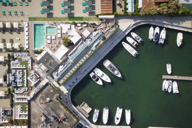 Yukarıdan görülen küçük bağlantı noktası