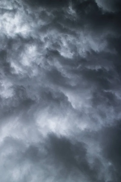Nubes negras de tormenta —  Fotos de Stock