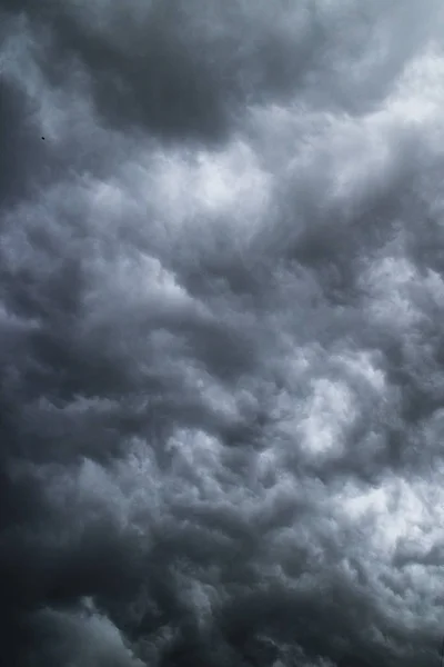 Nubes negras de tormenta —  Fotos de Stock