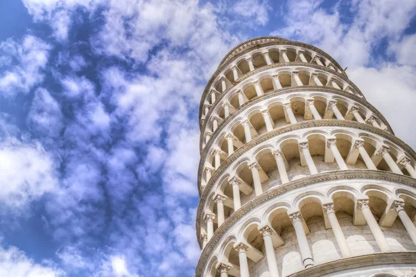 La torre inclinada de Pisa — Foto de Stock