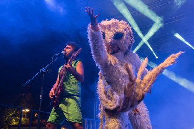 Bergamo, İtalya - 29 Haziran 2018: İtalyan komedi heavy metal grubu Roma'dan, çelik Nanowar Sanpaolo dargon Bg. Brambilla Simone canlı haber fotoğrafçı Birranbanda Festivali'nde gerçekleştirir