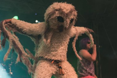 Bergamo, İtalya - 29 Haziran 2018: İtalyan komedi heavy metal grubu Roma'dan, çelik Nanowar Sanpaolo dargon Bg. Brambilla Simone canlı haber fotoğrafçı Birranbanda Festivali'nde gerçekleştirir