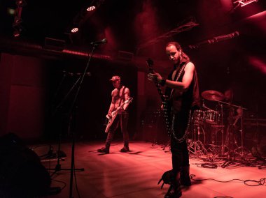 Bergamo, İtalya - 26 Ağustos 2018: İtalyan Punk-rock grubu kısa ömürlü kucaklamak Pollo Metal festivalinde SPAZIO Polaresco (Bg), gerçekleştirir. Brambilla Simone canlı haber fotoğrafçı