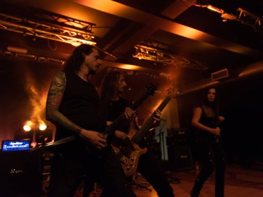 Bergamo, İtalya - 26 Ağustos 2018: İtalyan Death Metal grubu Pollo Metal festivalinde SPAZIO Polaresco (Bg), mekanik Tanrı Yaratılış gerçekleştirir. Brambilla Simone canlı haber fotoğrafçı