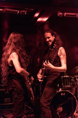 Bergamo, İtalya - 26 Ağustos 2018: İtalyan Death Metal grubu Pollo Metal festivalinde SPAZIO Polaresco (Bg), mekanik Tanrı Yaratılış gerçekleştirir. Brambilla Simone canlı haber fotoğrafçı