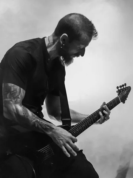 Bergamo, İtalya - 26 Ağustos 2018: İtalyan Death Metal grubu Pollo Metal festivalinde SPAZIO Polaresco (Bg), iğrenç İlahiyat gerçekleştirir. Brambilla Simone canlı haber fotoğrafçı