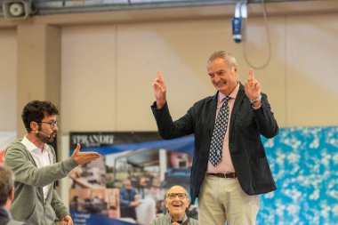 Bergamo, İtalya - 14 Ekim 2018: Chıuduno kasaba safkan köpekler otuz beşinci sergisi gerçekleşti. Sabah oturumunda, sunu Yarışması jüri. Brambilla Simone canlı haber fotoğrafçı